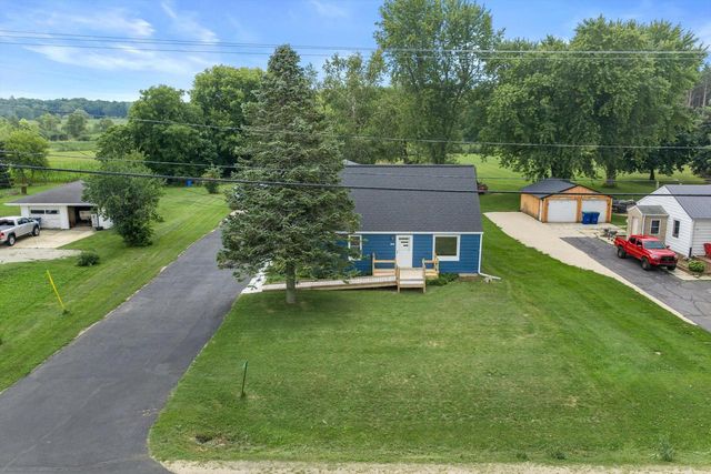 2089 Decorah ROAD, West Bend, WI 53095
