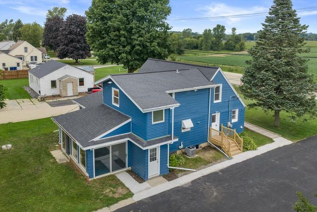 2089 Decorah ROAD, West Bend, WI 53095