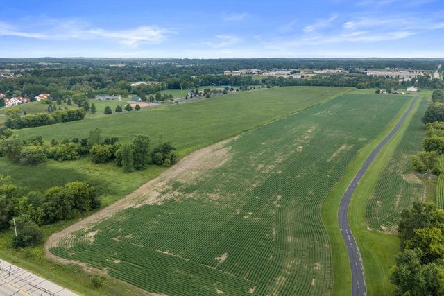 2089 Decorah ROAD, West Bend, WI 53095