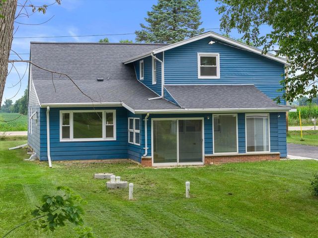 2089 Decorah ROAD, West Bend, WI 53095