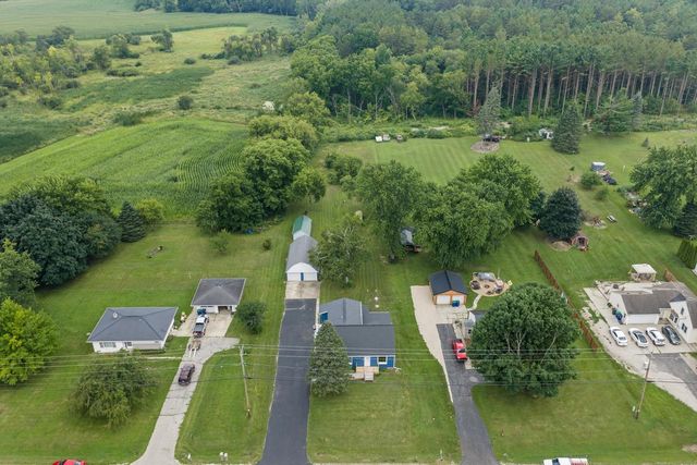2089 Decorah ROAD, West Bend, WI 53095