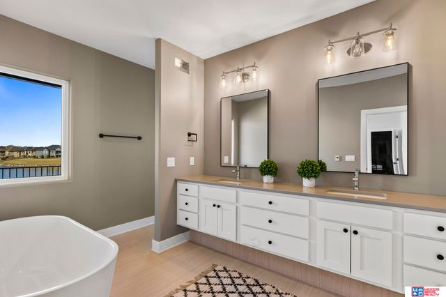 531 White Cap Bay, Lincoln, NE 68527