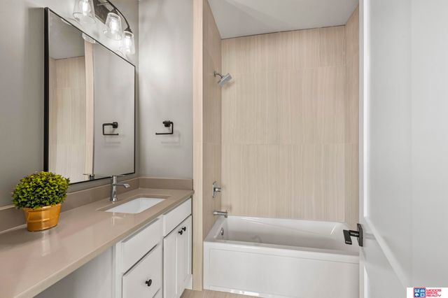 531 White Cap Bay, Lincoln, NE 68527