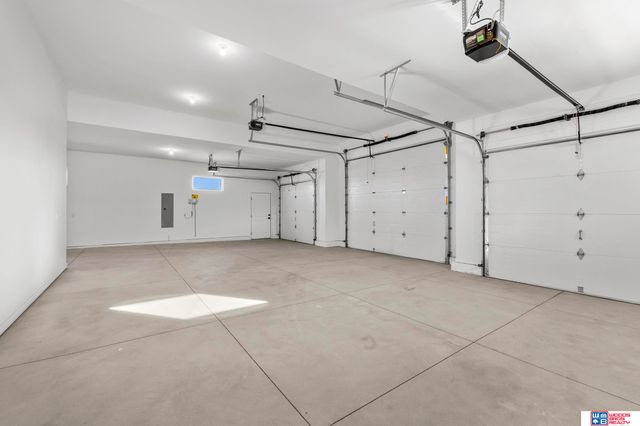 531 White Cap Bay, Lincoln, NE 68527