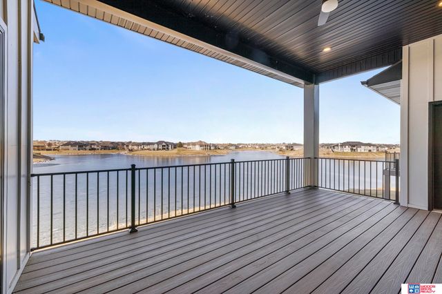 531 White Cap Bay, Lincoln, NE 68527