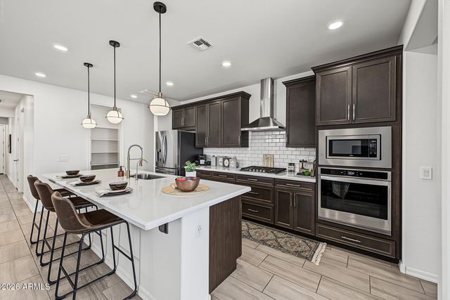17224 W DESERT SAGE Drive, Goodyear, AZ 85338
