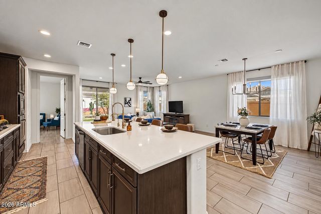 17224 W DESERT SAGE Drive, Goodyear, AZ 85338