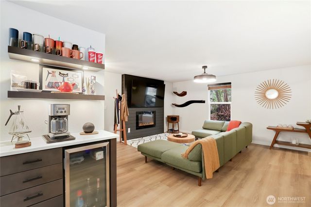 9365 Emerald Drive SE, Port Orchard, WA 98367