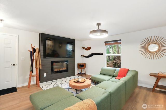 9365 Emerald Drive SE, Port Orchard, WA 98367