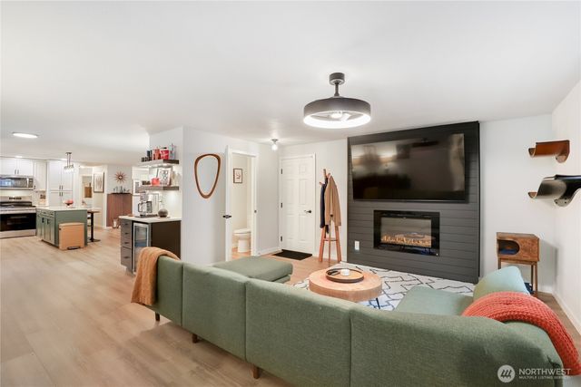 9365 Emerald Drive SE, Port Orchard, WA 98367