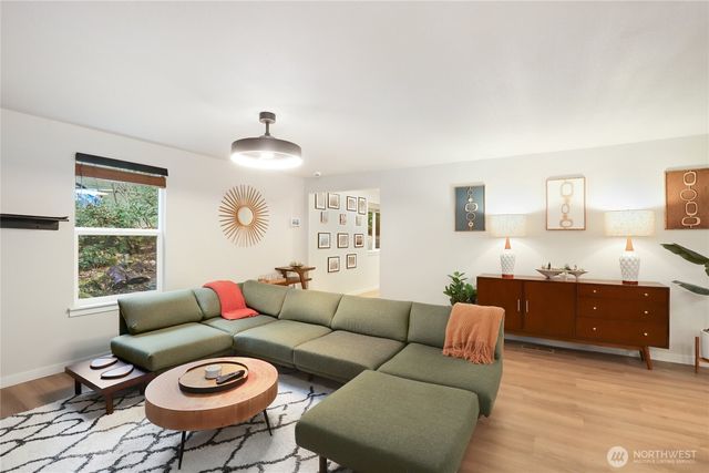 9365 Emerald Drive SE, Port Orchard, WA 98367