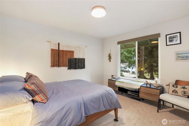 9365 Emerald Drive SE, Port Orchard, WA 98367