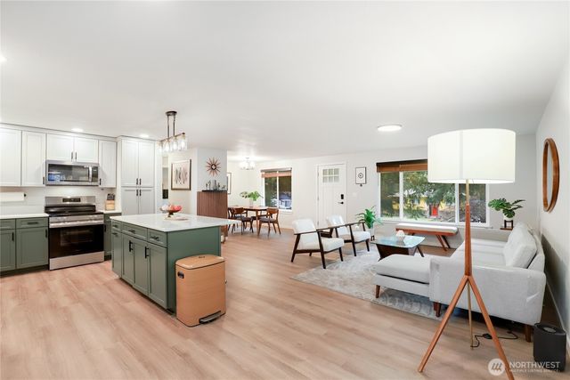 9365 Emerald Drive SE, Port Orchard, WA 98367