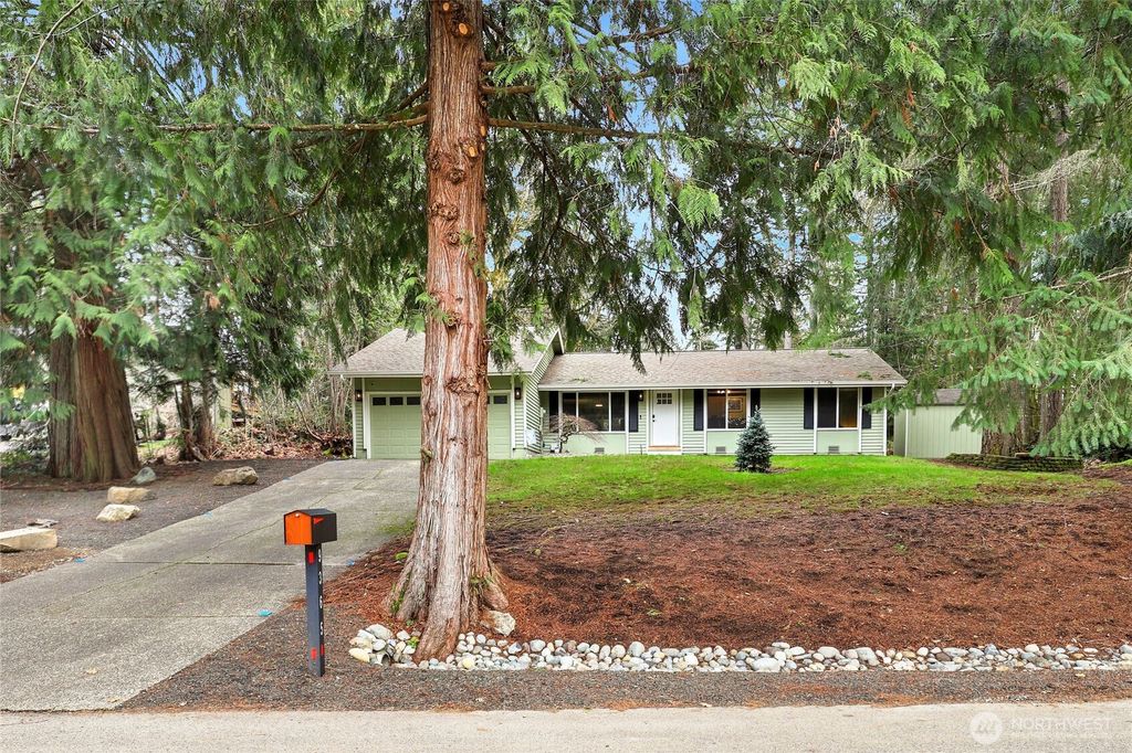 9365 Emerald Drive SE, Port Orchard, WA 98367