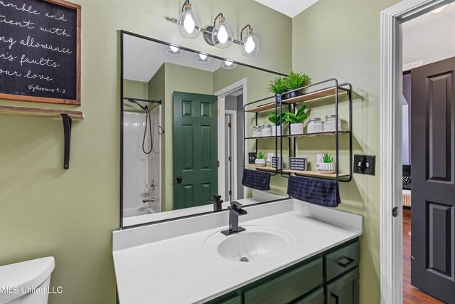 10009 Lacey Drive, Olive Branch, MS 38654