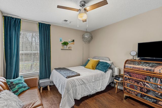 10009 Lacey Drive, Olive Branch, MS 38654