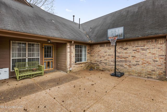 10009 Lacey Drive, Olive Branch, MS 38654