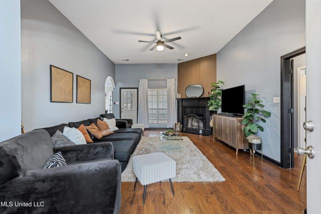 10009 Lacey Drive, Olive Branch, MS 38654