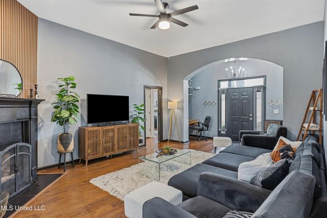 10009 Lacey Drive, Olive Branch, MS 38654