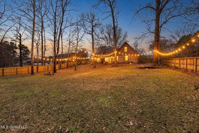 10009 Lacey Drive, Olive Branch, MS 38654