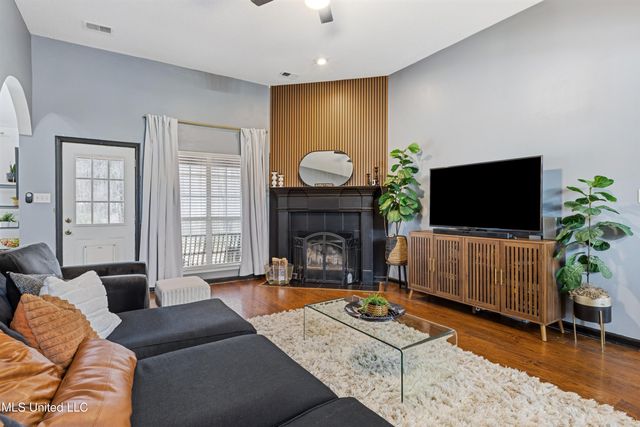 10009 Lacey Drive, Olive Branch, MS 38654