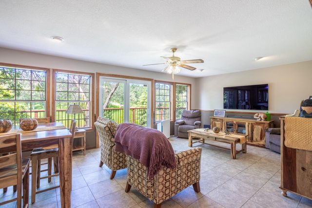 8826 Heritage Court, Redding, CA 96001