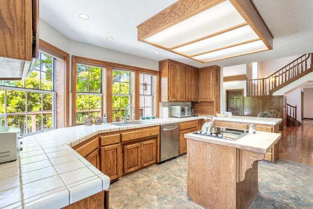 8826 Heritage Court, Redding, CA 96001