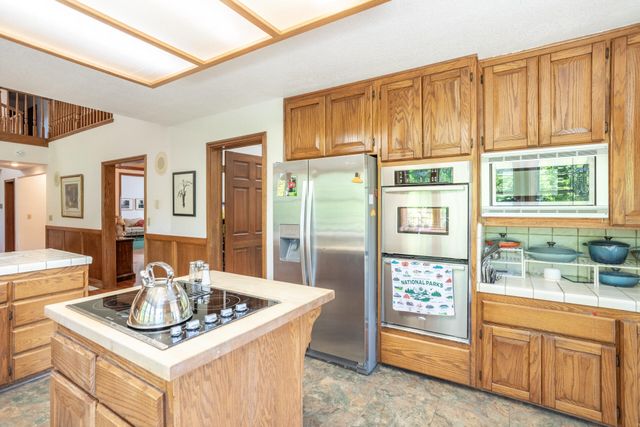 8826 Heritage Court, Redding, CA 96001