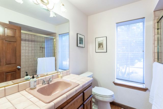 8826 Heritage Court, Redding, CA 96001