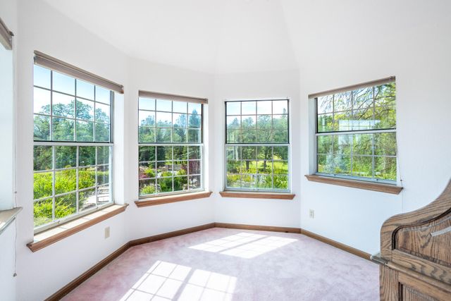 8826 Heritage Court, Redding, CA 96001