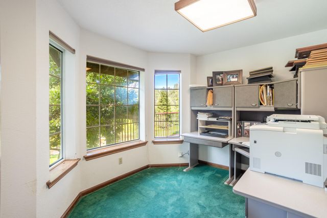 8826 Heritage Court, Redding, CA 96001