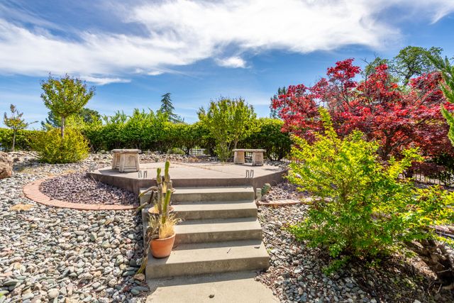 8826 Heritage Court, Redding, CA 96001