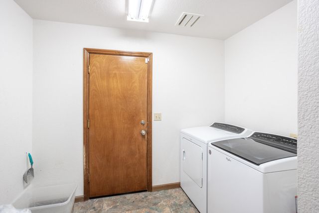 8826 Heritage Court, Redding, CA 96001