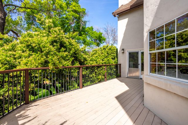 8826 Heritage Court, Redding, CA 96001