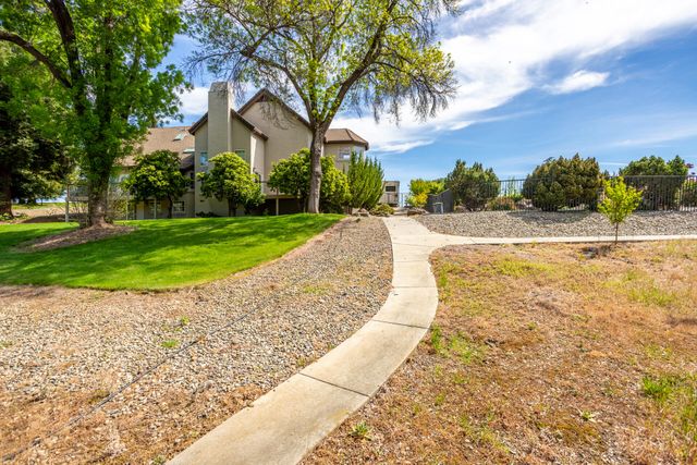 8826 Heritage Court, Redding, CA 96001