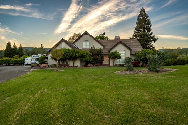 8826 Heritage Court, Redding, CA 96001