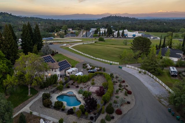 8826 Heritage Court, Redding, CA 96001