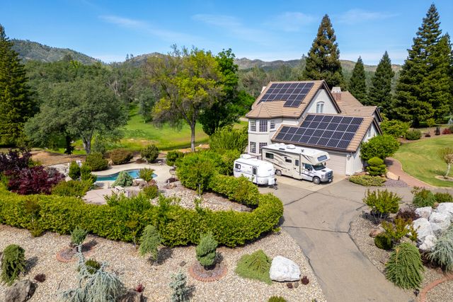 8826 Heritage Court, Redding, CA 96001