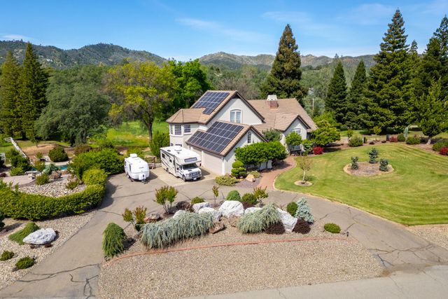 8826 Heritage Court, Redding, CA 96001