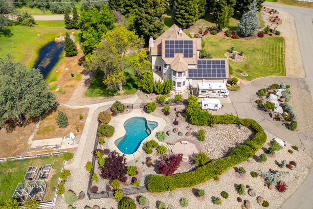 8826 Heritage Court, Redding, CA 96001