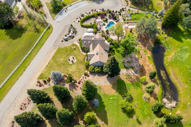 8826 Heritage Court, Redding, CA 96001