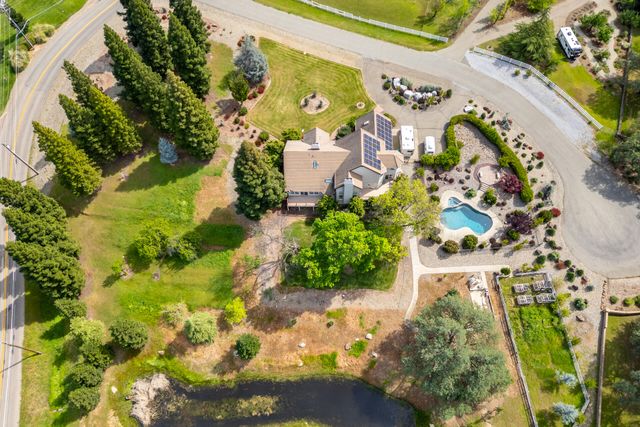 8826 Heritage Court, Redding, CA 96001