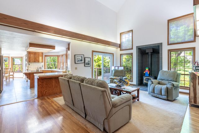 8826 Heritage Court, Redding, CA 96001