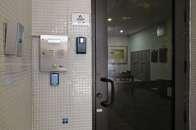 136 NW 26th St 405, Miami, FL 33127