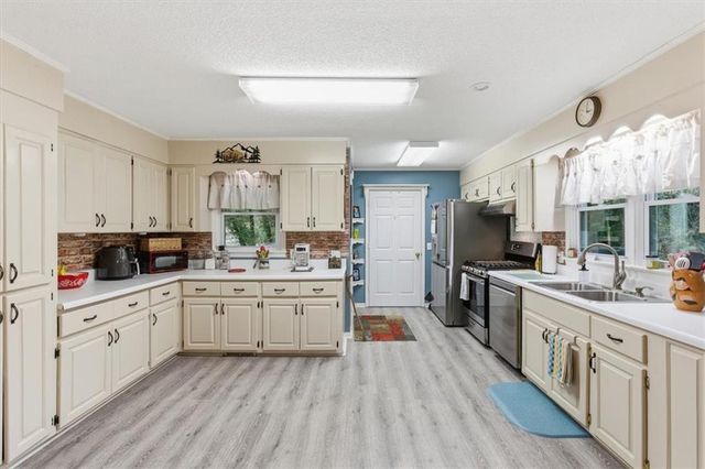 4682 Rockmart SE Road, Silver Creek, GA 30173