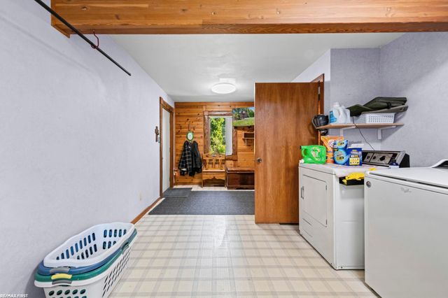 38661 Jahn Street, Livonia, MI 48152