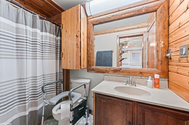 38661 Jahn Street, Livonia, MI 48152