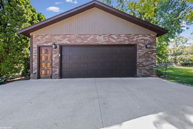 38661 Jahn Street, Livonia, MI 48152