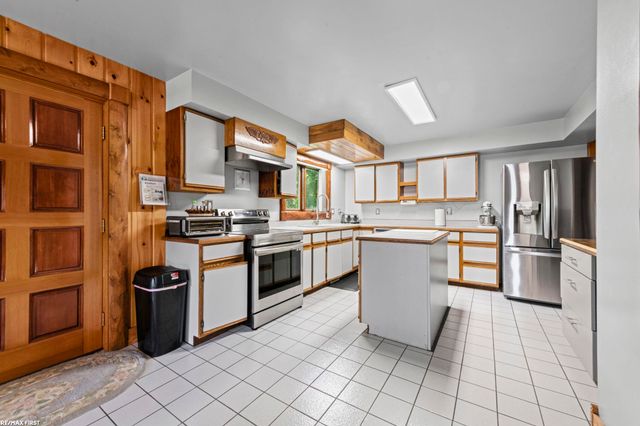 38661 Jahn Street, Livonia, MI 48152