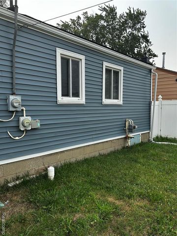 5132 Gloria Street, Wayne, MI 48184